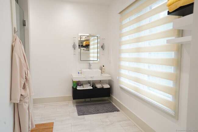 Building Photo - 9 Grey Fox Lane