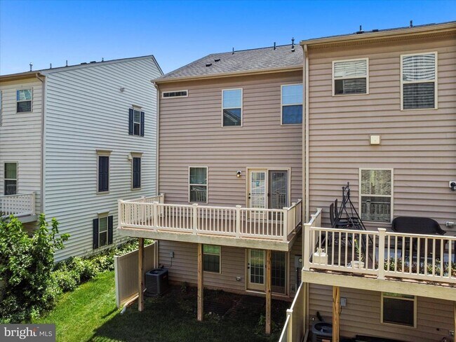 Building Photo - 5904 Leben Dr