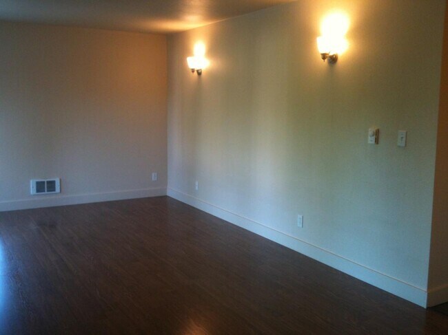 Building Photo - Westwood Apartment