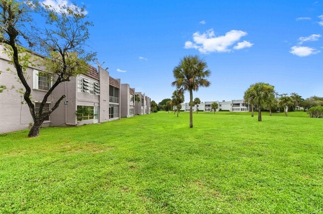 Building Photo - 2700 Casita Way
