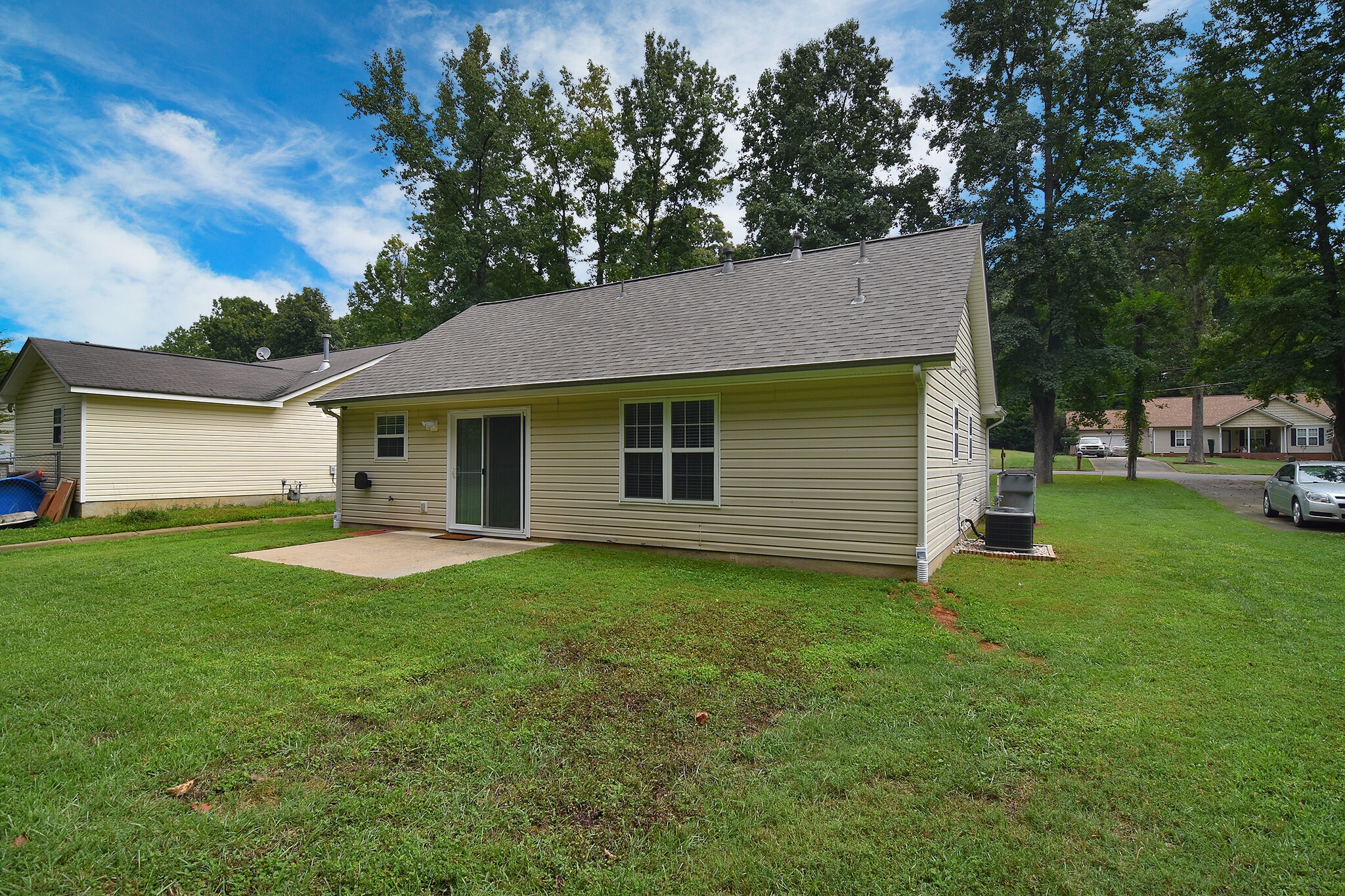 Back Yard & Patio - 6825 Sullins Rd