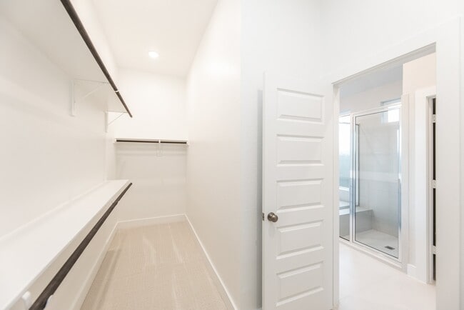 Building Photo - 26319 Camden Cyn Ave