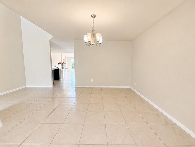 Building Photo - 29007 Jacobs River Dr
