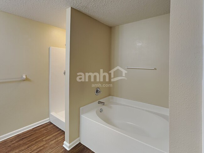 Building Photo - 6398 Rising Sun Dr