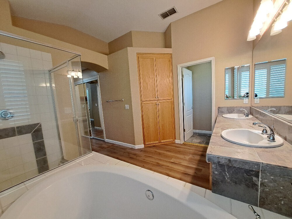 Building Photo - 3012 Bergamo Ct