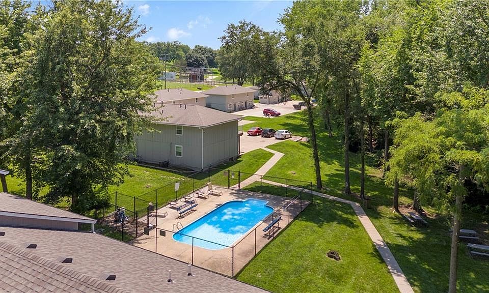 Aerial.Shot.Private.Pool.For.Wilson/Ash.Residents - 3514 Wilson Ave