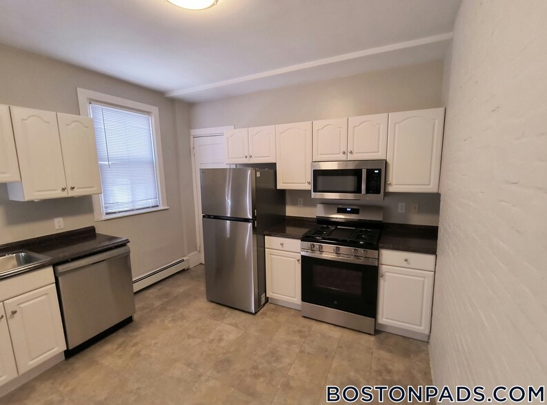 Building Photo - 63 Dana St