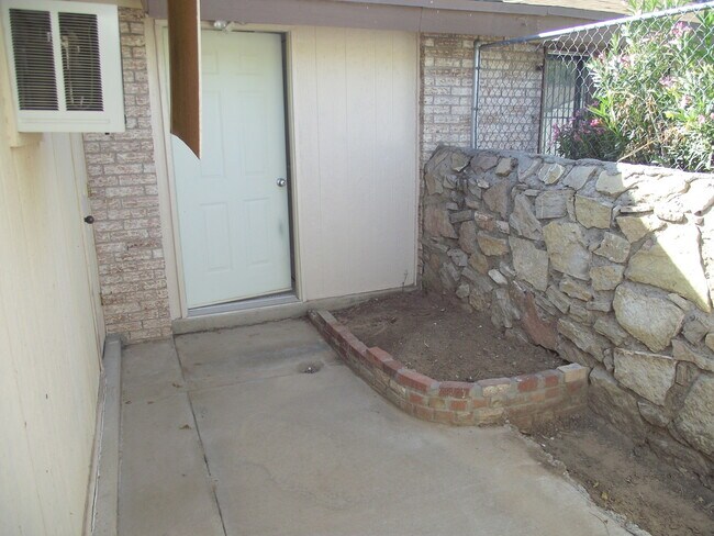 Building Photo - Northeast El Paso 3 bed with Bonus Room!