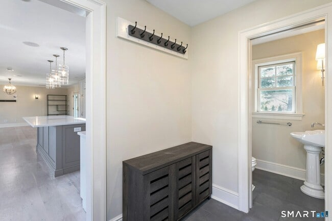 Building Photo - 46 Cook Rd