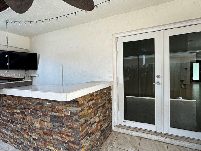 Building Photo - 2875 W 72nd Terrace