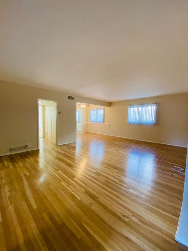 Building Photo - 283 S El Molino Ave