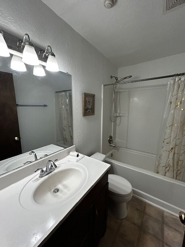 Building Photo - CivicCenter943