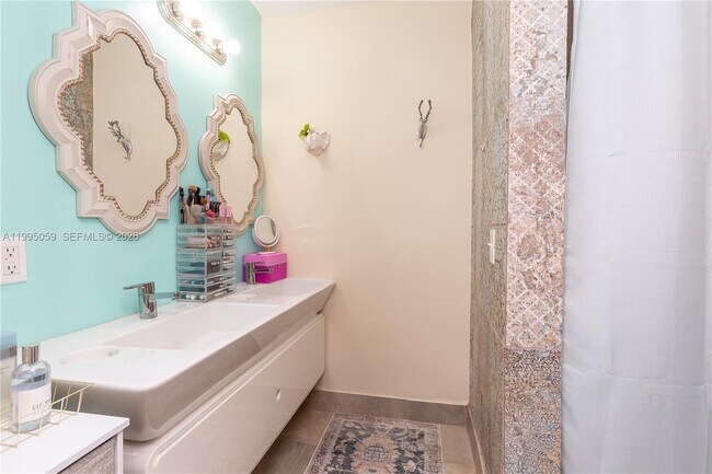 Building Photo - 1610 W Sandpiper Cir