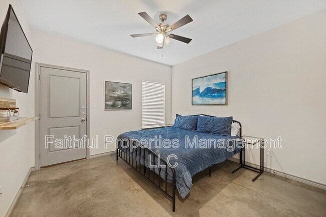 Building Photo - 14235 County Rd 452