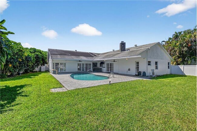 Building Photo - 1599 NW 14th Ave