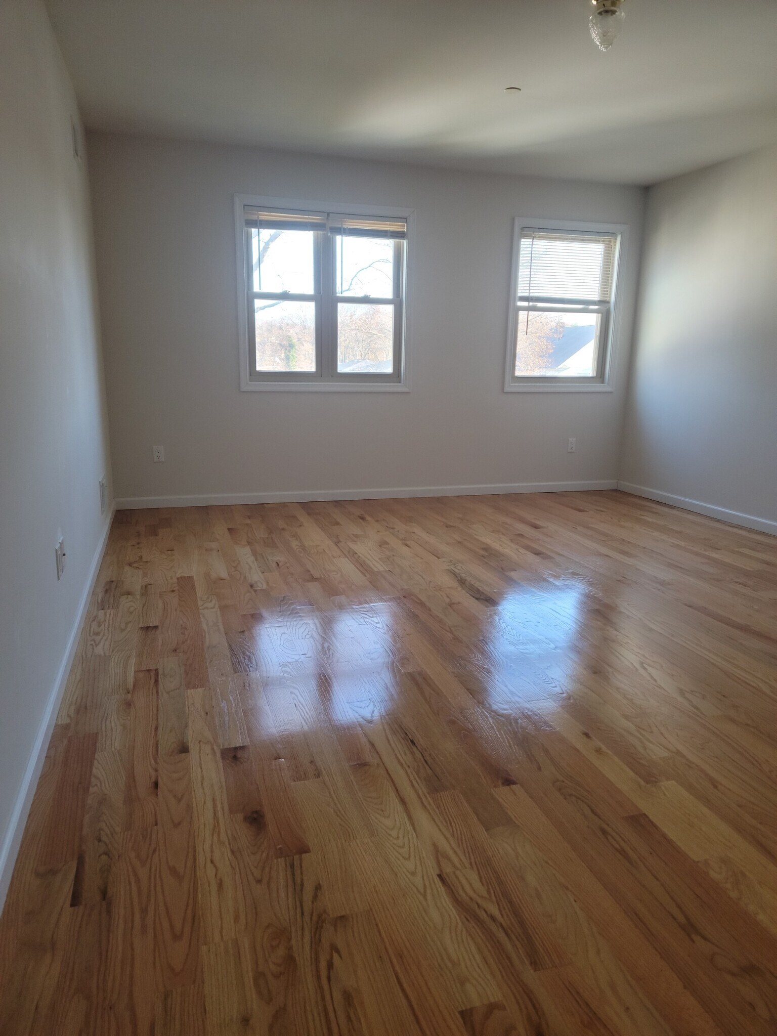 Building Photo - 65 Bard Ave