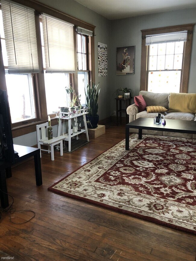 Building Photo - 4 br, 1 bath House - 806 Catherine St Only...