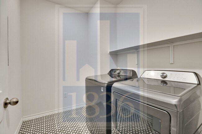 Building Photo - 17609 Chino Ln