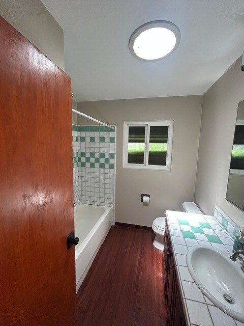 Building Photo - 6845 Lakeview Dr