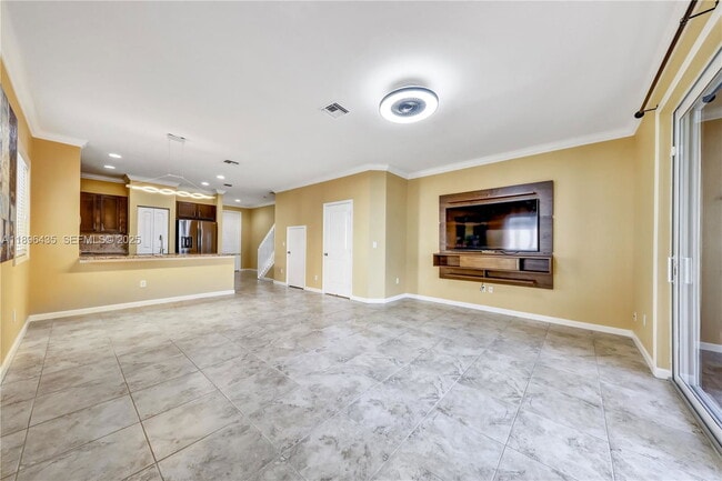 Building Photo - 346 NE 47th Pl