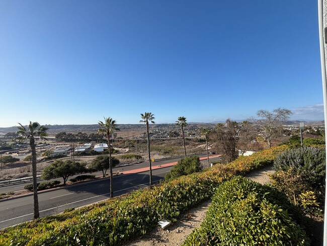 Building Photo - Beautiful 55+ Condo in Oceanside!