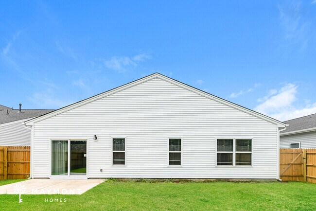 Building Photo - Welcome Home to Regal Farms in Myrtle Beach, SC