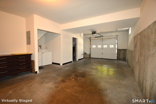 Building Photo - 173 Saybrook Rd