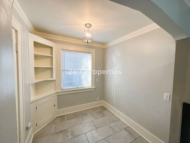Building Photo - 314 NE Lombard St
