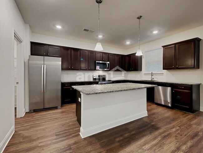 Building Photo - 111 Fairway Crossing Way