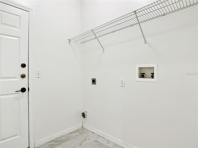 Building Photo - 2944 Sunset Vista Blvd