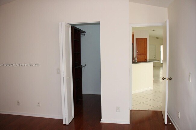 Building Photo - 1084 Golden Cane Dr