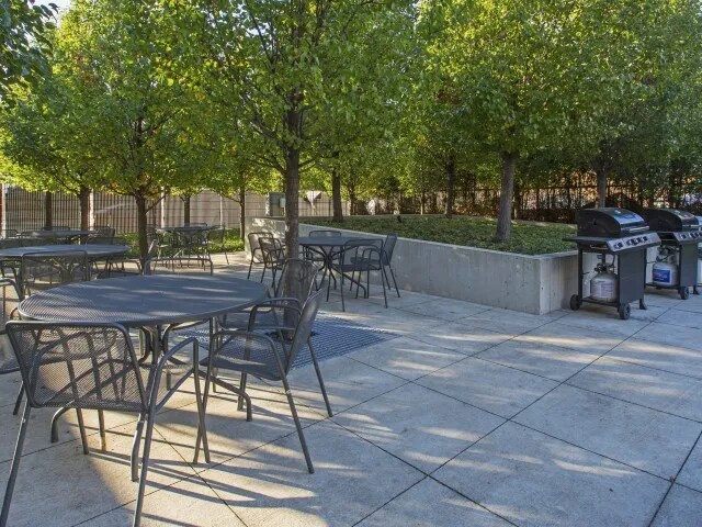 Building Photo - 1435 S State St