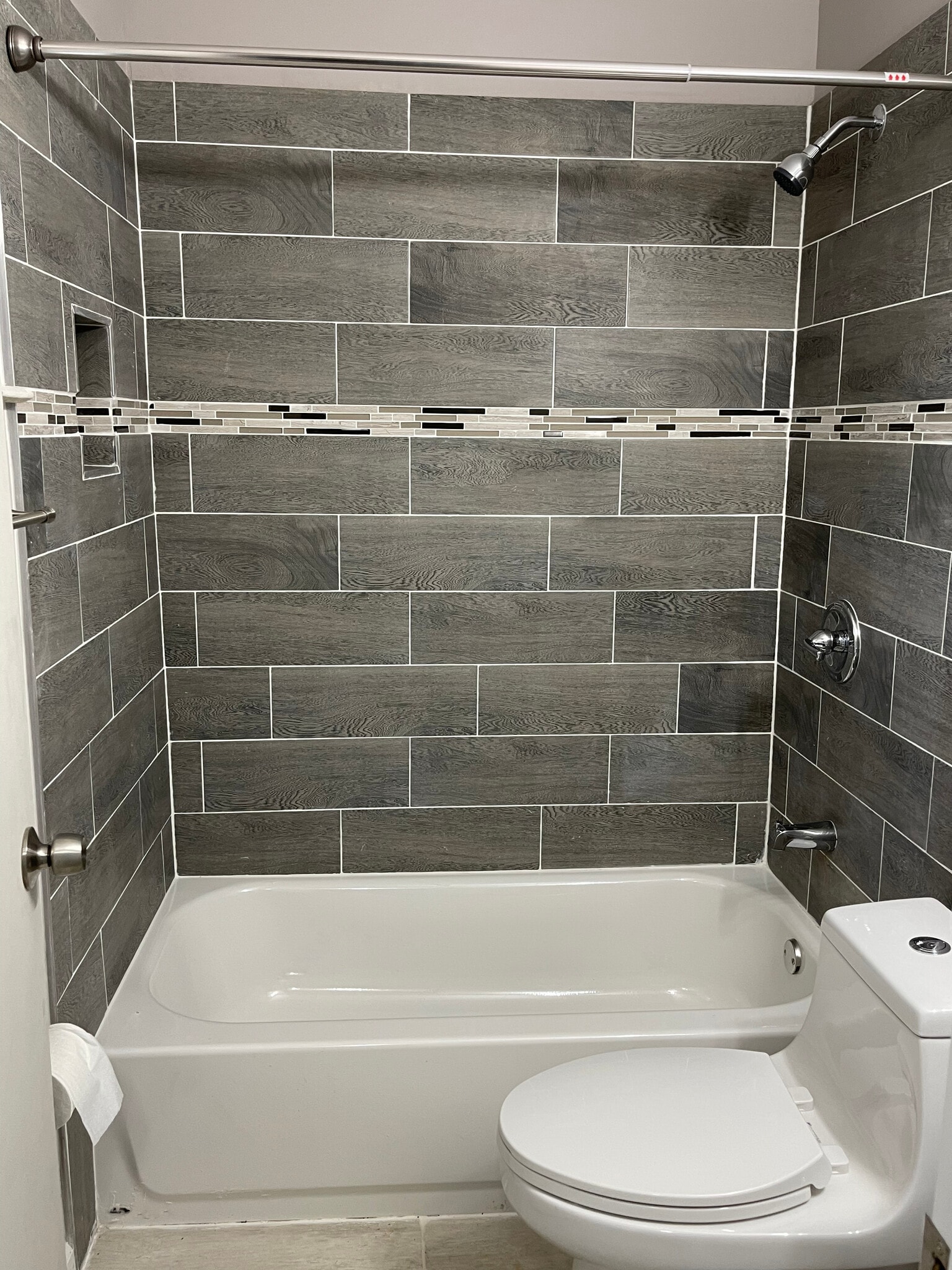 Building Photo - 35 N Idlewild St