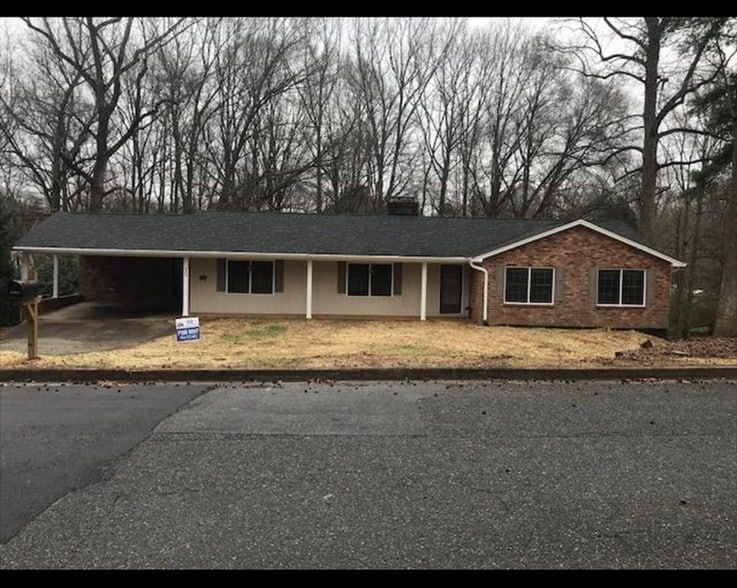Primary Photo - 420 Deerwood Dr