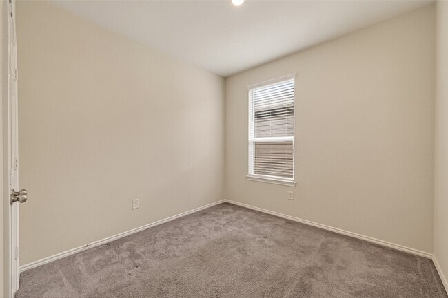 Building Photo - 25543 Pitchfork Ranch Pl