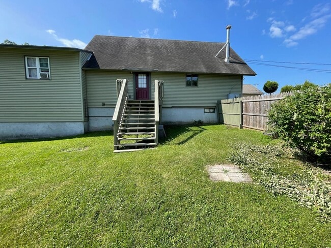 Building Photo - 3723 Shelburne Rd
