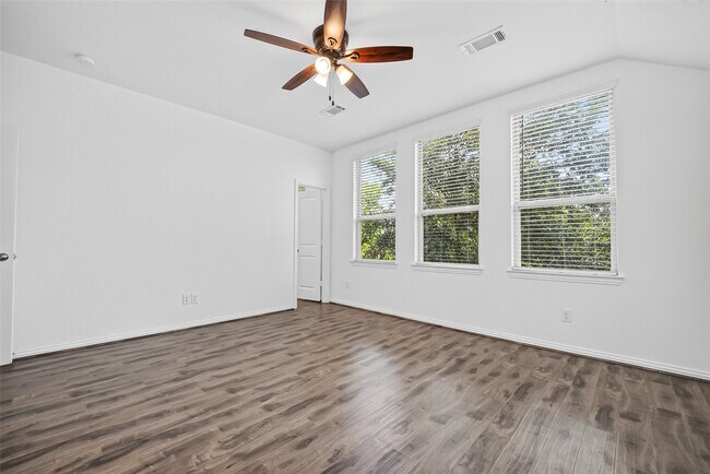 Building Photo - 4743 Glen Isle Dr