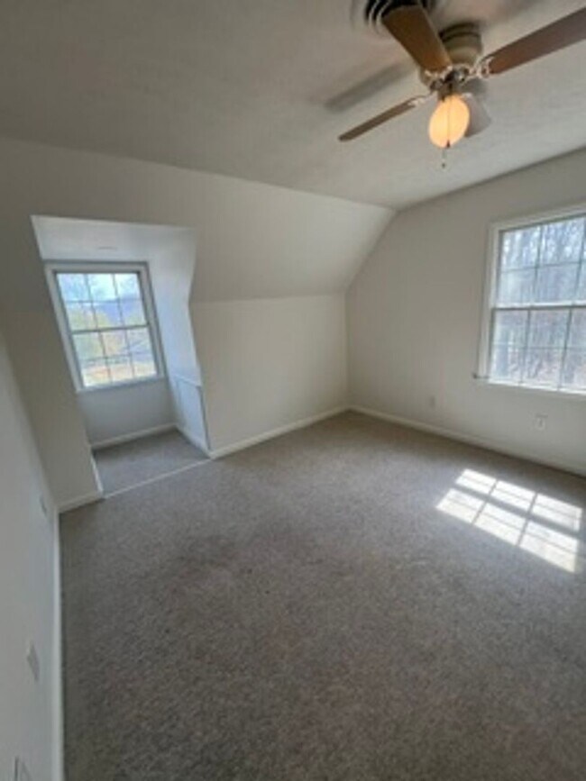 Building Photo - Single family home located in southern Rockbridge County