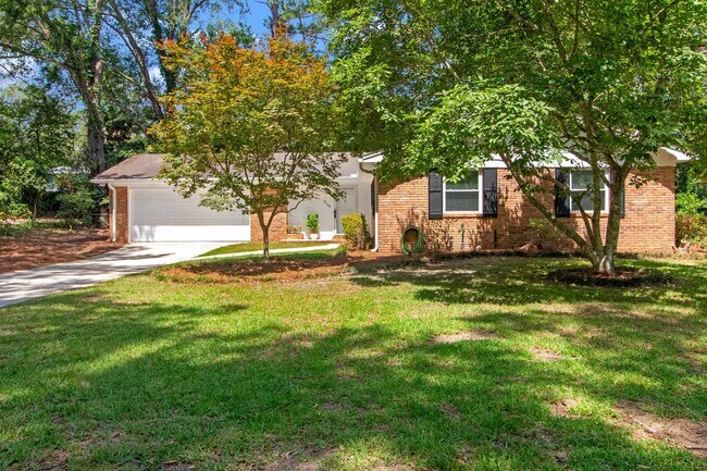 Building Photo - 3108 Briarwood Dr