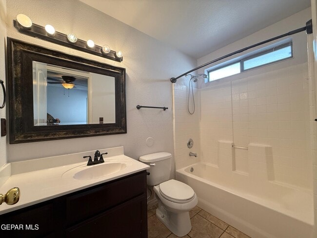 Building Photo - 14057 Tierra Delfin Dr