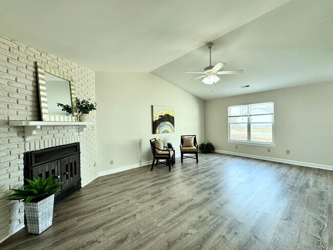 Building Photo - Updated & Ready 02-02-26! Adorable 3-Bedroom Ranch 4 Miles to Dam Neck Base & Oceana - HUGE Fence...