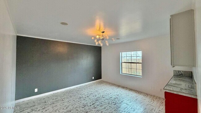 Building Photo - 8101 N 13th Pl