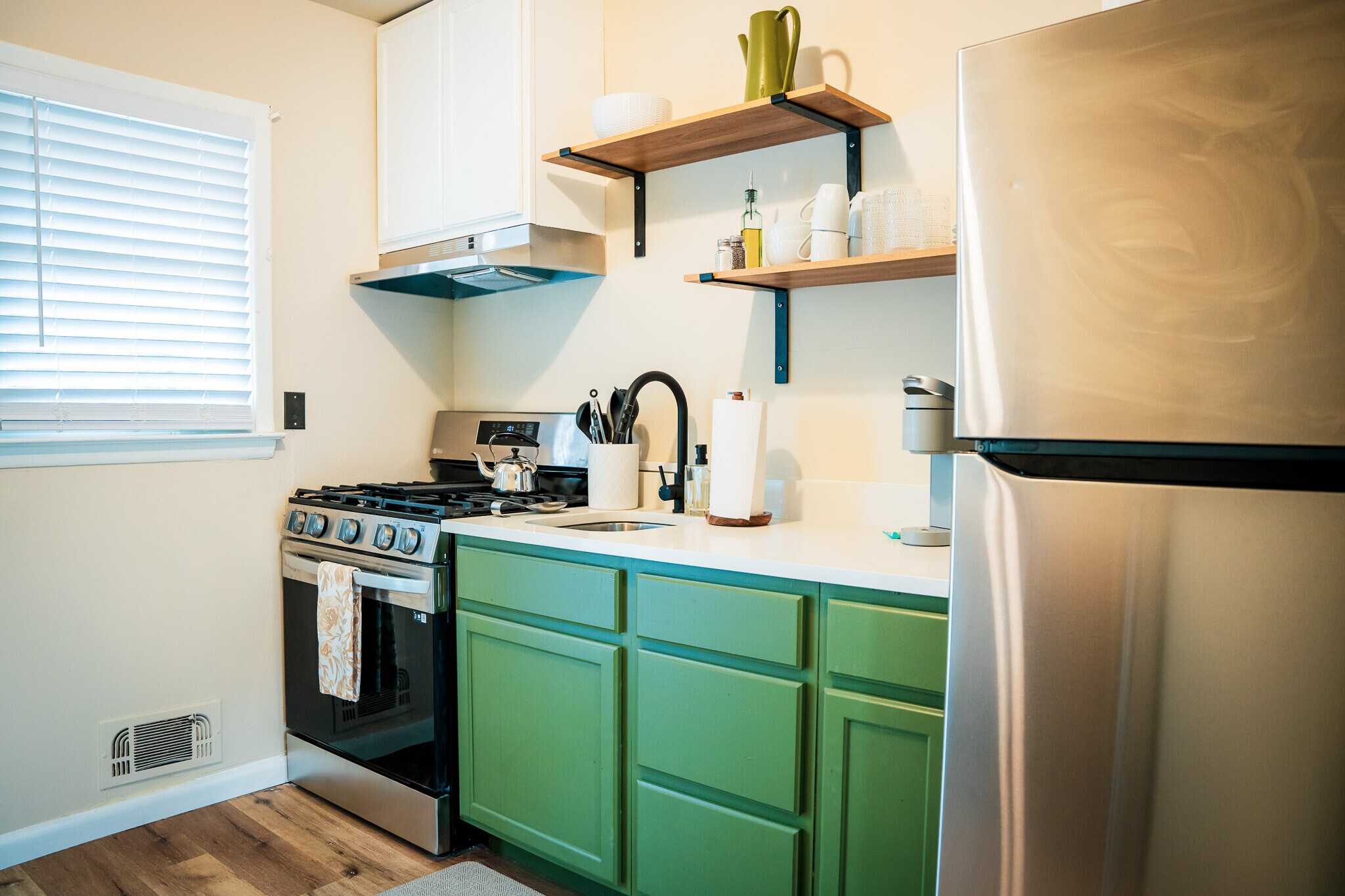 Building Photo - 3232 Logan Pl