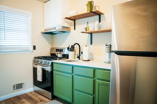 Building Photo - 3232 Logan Pl