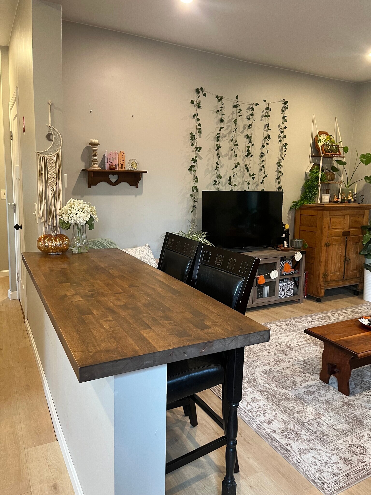 Building Photo - 130 Mount Vernon St