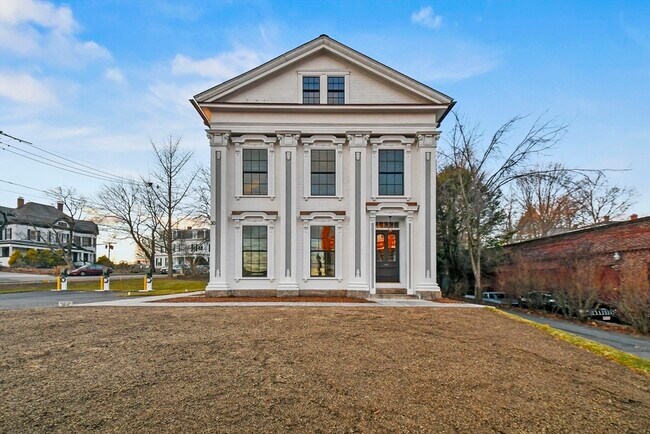 Building Photo - 30 E Main St