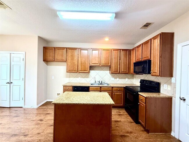 Building Photo - 908 Sterling Creek Cir