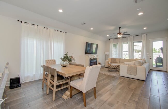 Building Photo - 20810 Clydesdale Post Rd