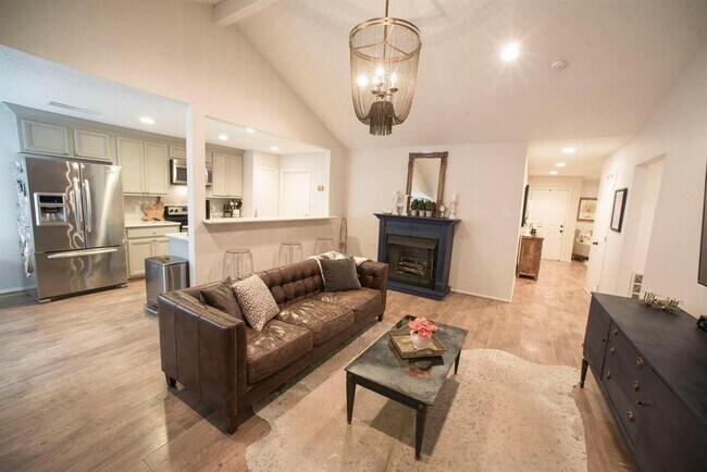 Building Photo - 3123 Lazy Spring Dr
