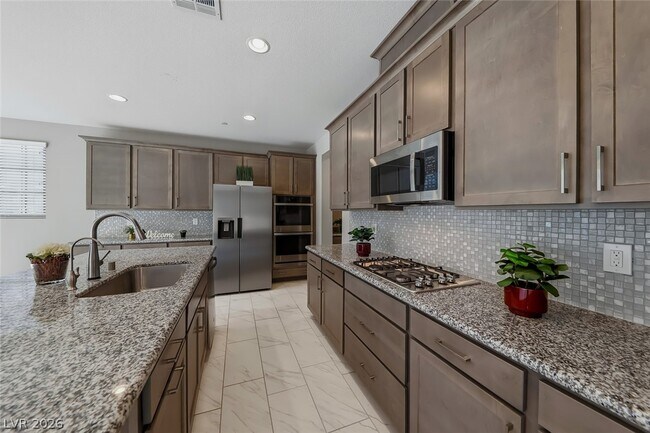 Building Photo - 11 Flora Sagio Ave